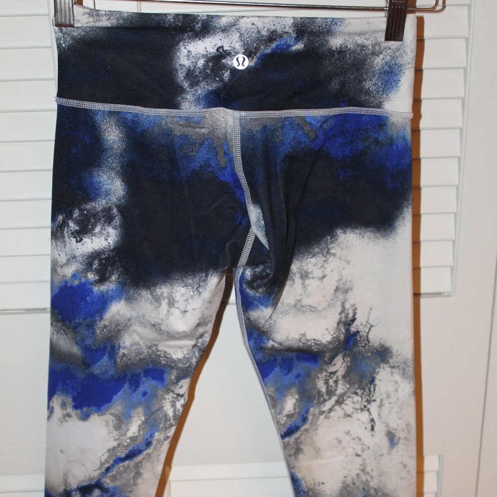 LuluLemon Galaxy 3/4 Leggings